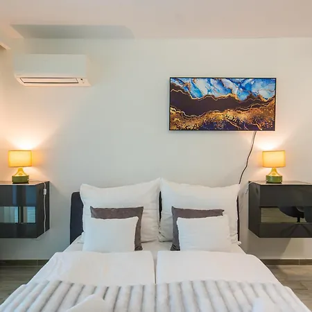 Onyx Apartment