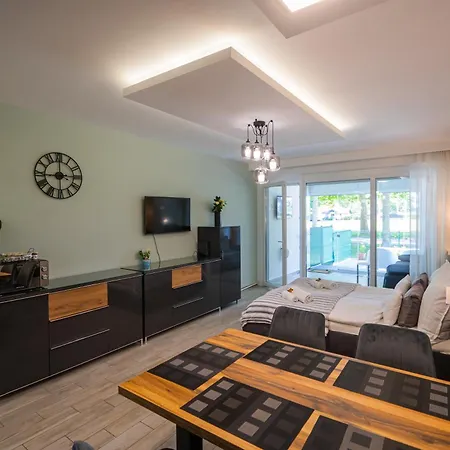 Onyx Apartment *